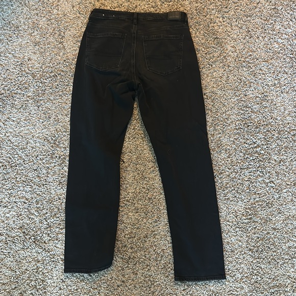 American Eagle Mom Jean Strigid - Picture 2 of 3